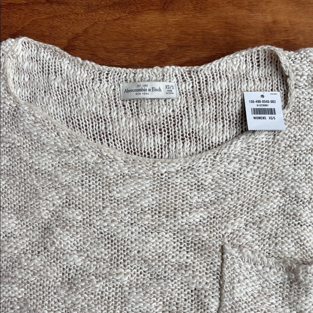 NWT 2016 Abercrombie & Fitch - Picture 2 of 6